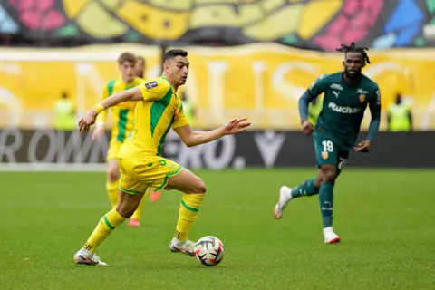 مصطفى محمد وكوكا يواجهان خطر الهبوط في الدوري الفرنسي